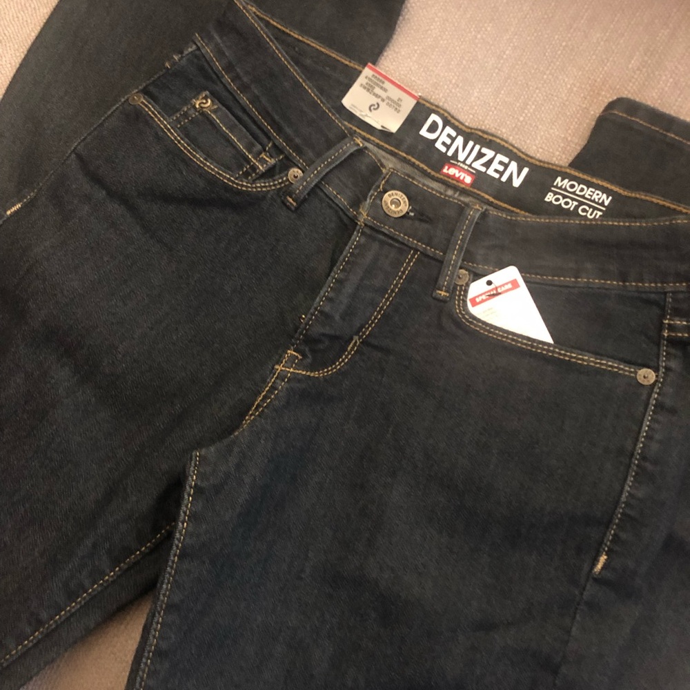 4S Levi’s NWT Denizen stretch Jeans